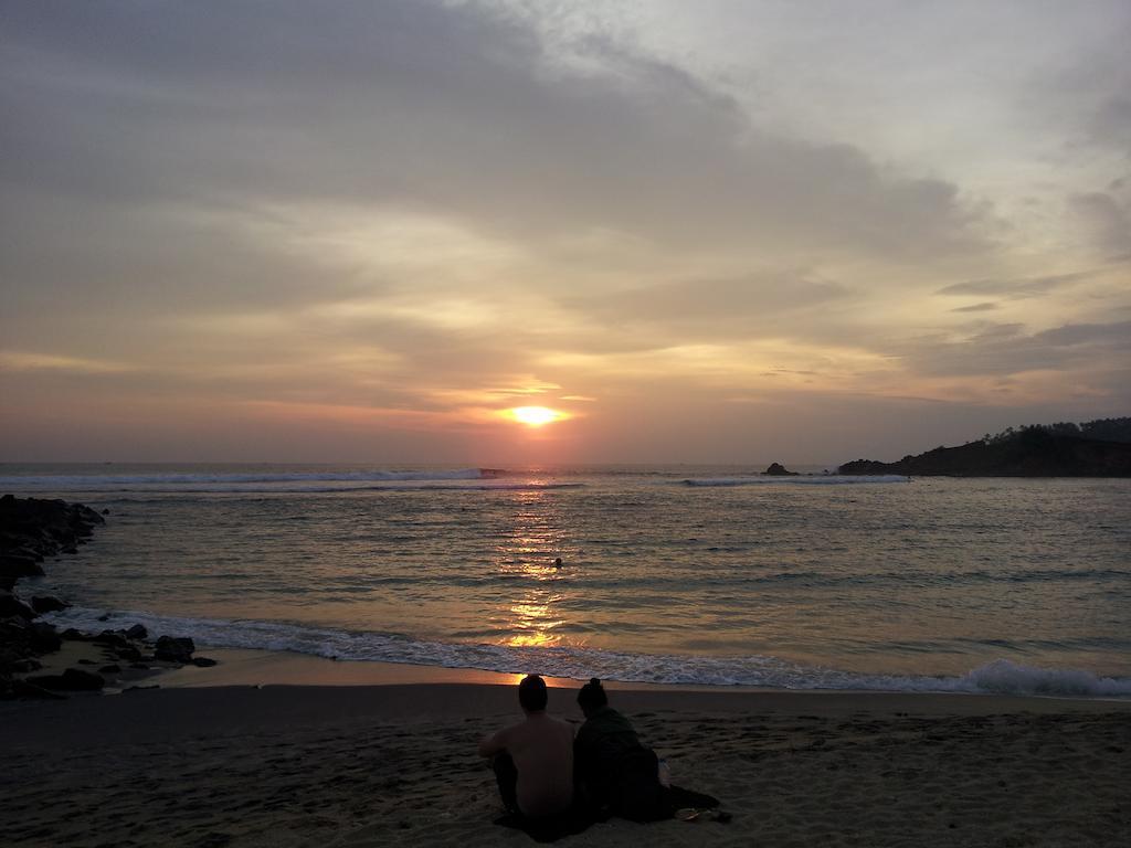 Sunray Rest - Beach View Homestay มิริสซา ภายนอก รูปภาพ